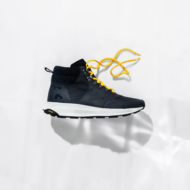 Alpine Hiker Carbon Black (Water-resistant)